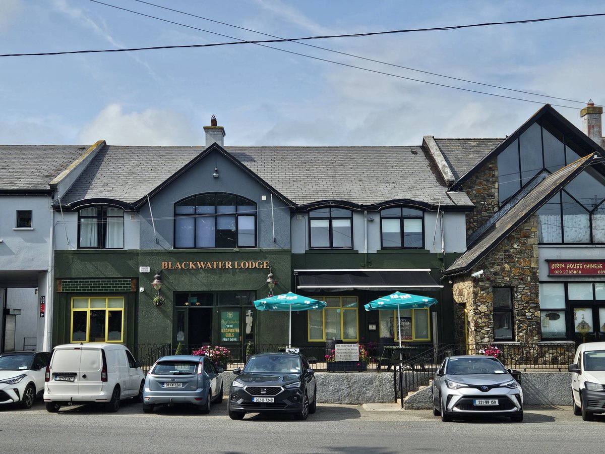 🪓🗡️Antrim_Man (@antrim_man) on Twitter photo Popped into Brennans in Enniscorty and their new venue Blackwater Lodge and milled a rake of their stout. It's very light and sessionable just like Guinness, would be the perfect beer for a Guinness drinker to switch to and get this, it's only €4.50 a pint #sláinte 🍻 Popped into Brennans in Enniscorty and their new venue Blackwater Lodge and milled a rake of their stout. It's very light and sessionable just like Guinness, would be the perfect beer for a Guinness drinker to switch to and get this, it's only €4.50 a pint #sláinte 🍻