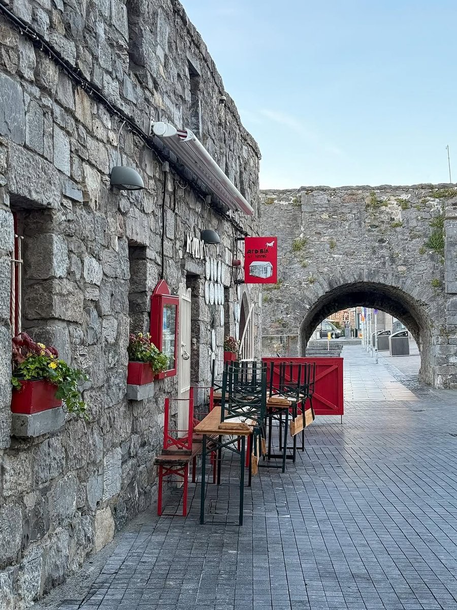 Scenes from around Galway City! Our small little place in the world that's full of charm &amp; beauty... 😍💚

📸 IG/ cat_thomson
📍 Galway, Ireland

#Home #Galway #Ireland #VisitGalway