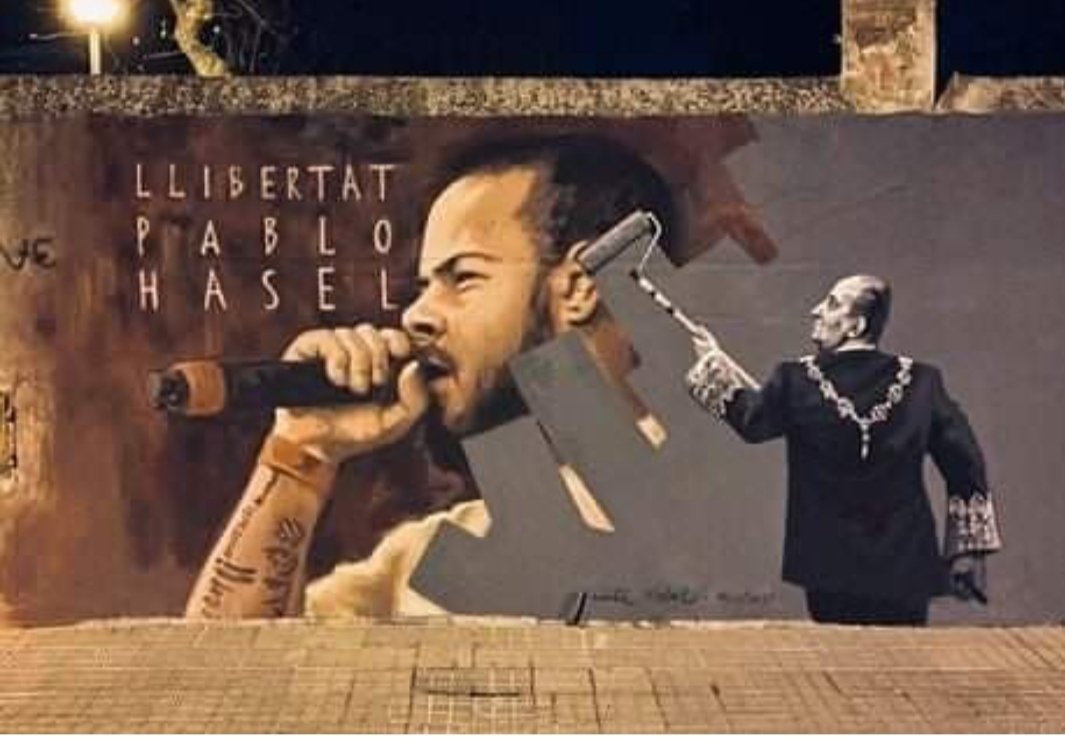 El rapero Pablo Hasel cumple más  de 4 años  en prisión y estará en prisión hasta 2027 por llamar ladrón a Juan Carlos I.
Mientras, el ladrón y putero de Juan Carlos I sigue en Abu Dhabi con todo lo robado.
❤️✊💜#EsfumateBorbón