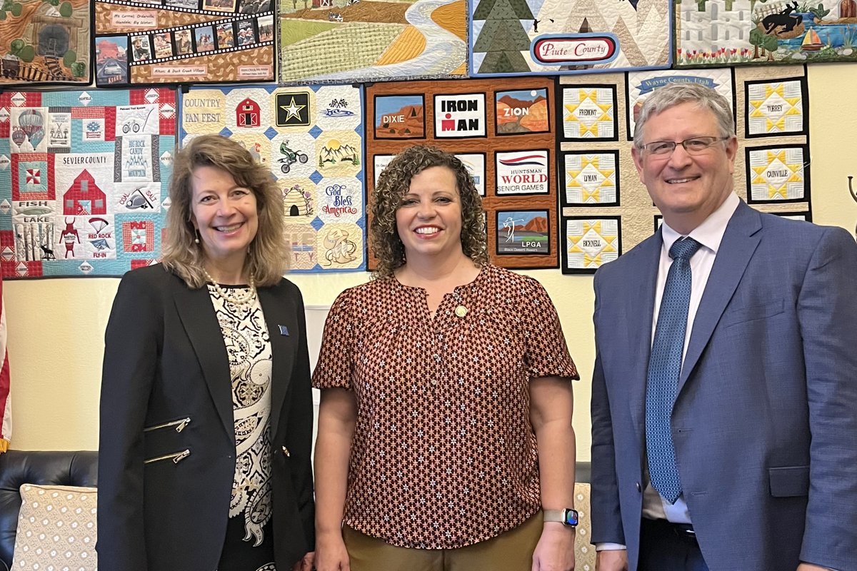 Huntsman Cancer Institute (@huntsmancancer) on Twitter photo Thank you <a href="/RepMaloyUtah/">Rep. Celeste Maloy</a> for meeting with Neli Ulrich, PhD, & Brad Cairns, PhD, to discuss cancer care across Utah’s 2nd district. As Utah’s NCI-designated center, we’re committed to advancing research-driven care for every Utahn—from urban areas to rural and frontier communities. Thank you <a href="/RepMaloyUtah/">Rep. Celeste Maloy</a> for meeting with Neli Ulrich, PhD, & Brad Cairns, PhD, to discuss cancer care across Utah’s 2nd district. As Utah’s NCI-designated center, we’re committed to advancing research-driven care for every Utahn—from urban areas to rural and frontier communities.