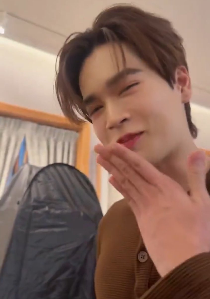 bracib_'s tweet photo. ก็ว่าทำไมคุ้นๆ5555555555555 #markjrtn https://t.co/VZzN51uCY6