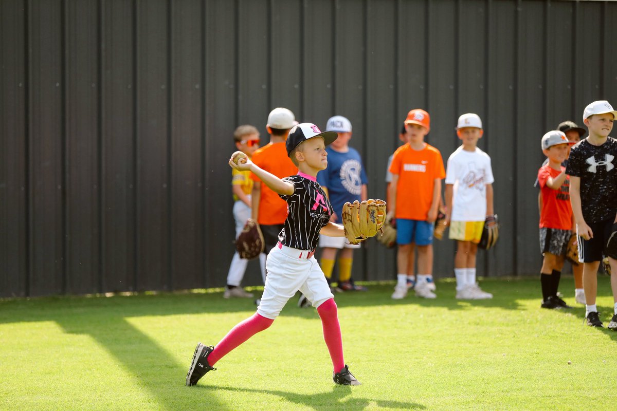 DAY 3 of Camp Roadrunner!!⚾️

These young athletes are showing off their skills and having a blast! #RunEm