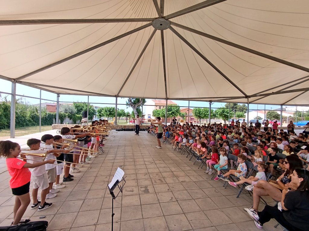 Escola la Parellada tweet media