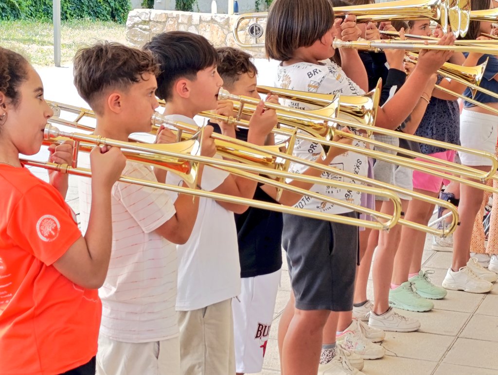 Escola la Parellada tweet media