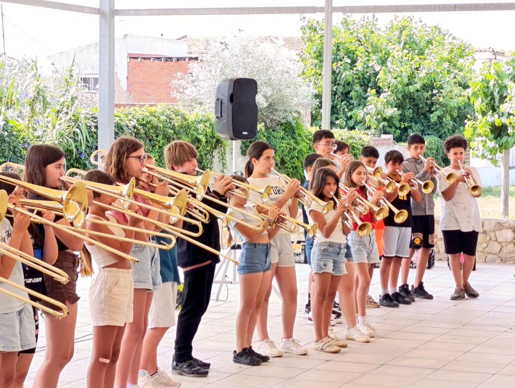 Escola la Parellada tweet media