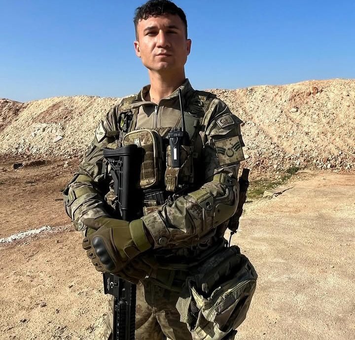 Şehit Piyade Astsubay Mehmet Ali Horoz 🇹🇷

Ruhun şad olsun Yiğidim!