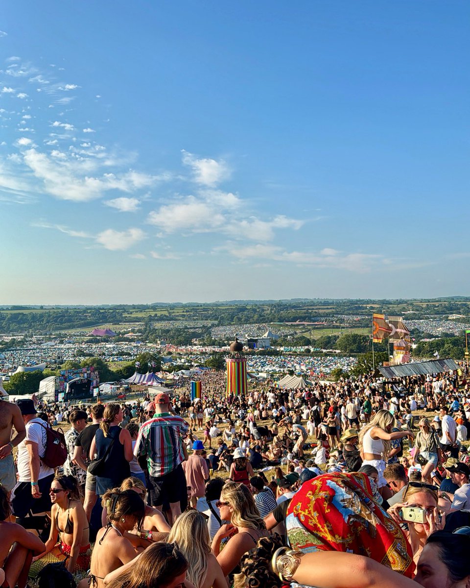glastobation's tweet image. 3 weeks from this very moment:

Booze 🍻 
Sunshine ☀️ 🙏🏻 
Mates 🙌🏻
Bass thudding around you 🔊 
The night ahead of you 🌙 
Then 4 more days and nights to come 🕺🏻

The best place on the planet. 

#Glastonbury #Glasto