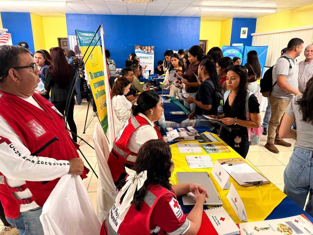 ¡Expobecas UNAH Comayagua 2025 se vive con éxito!
La jornada de Expobecas UNAH Comayagua 2025 avanza con gran entusiasmo y una masiva participación de la comunidad universitaria. Estudiantes, docentes, personal administrativo, egresados y público en general.