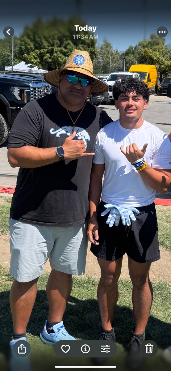 _NainoaM_'s tweet image. Grateful to win Runningbacks MVP!
Thank you @kalanifsitake @CoachChadK45 @PokaiauaHaunga @unga45 @CoachRoderick @Coach_Popp @fsitake @CoachMeetch @Matt4WJ
