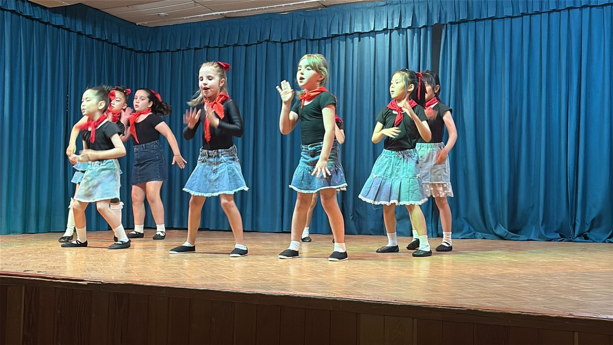 EXTRAESCOLARES: nuestras alumnas de Infantil y Primaria nos han regalado un maravilloso festival de baile, lleno de energía, color y emoción. #colegiorafaelaybarra #colegioconcertadomadrid