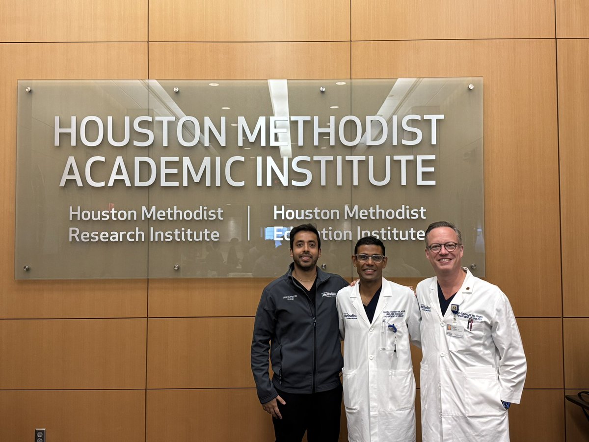AkhilMuthigi's tweet image. Had a blast teaching 1st year @EnMedStudents @TAMUmedicine  engineering med students on technological innovation in the field of urology with @RRGonzalezMD @DrRajSat and some of what we do with robotics, endourology, and microsurgery 

#urology #Innovation @HMethodistUro