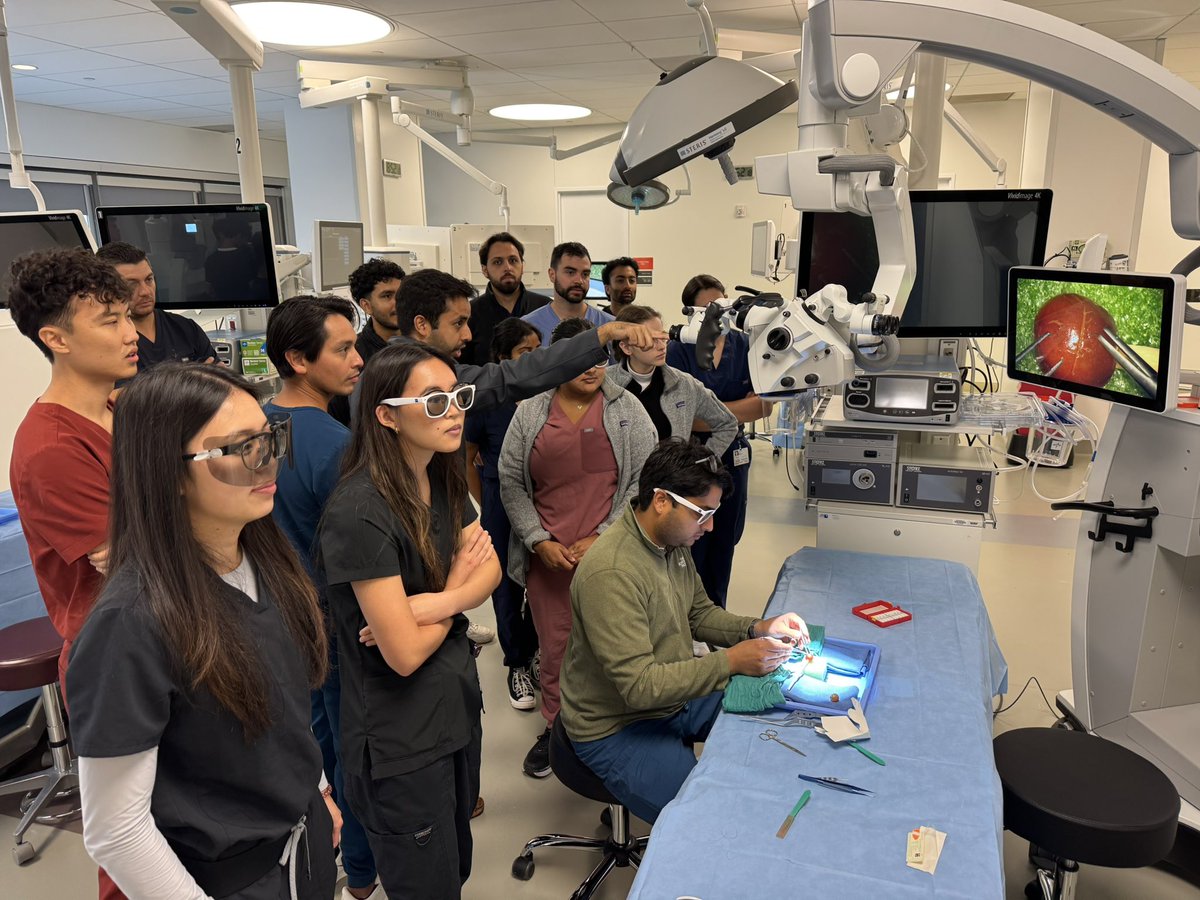 AkhilMuthigi's tweet image. Had a blast teaching 1st year @EnMedStudents @TAMUmedicine  engineering med students on technological innovation in the field of urology with @RRGonzalezMD @DrRajSat and some of what we do with robotics, endourology, and microsurgery 

#urology #Innovation @HMethodistUro