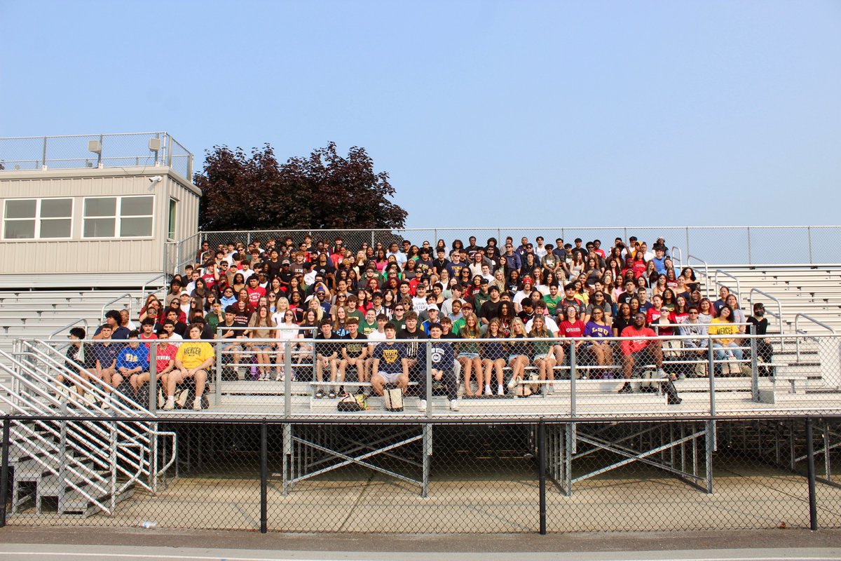 WeAreHTSD's tweet photo. 📣 Celebrating our Seniors
@HTSD_West Class of 2025 Decision Day 🎓

College, University, Workforce, Trades and Military - Wherever you go, you will always be a Hornet! 🐝

#HTSD #HTSDpride
@ScottRRocco @HTSDSecondary @WestVP_Flanagan @LauraGeltch @HTSDCurriculum @HamiltonTwpNJ https://t.co/gCetil1auh