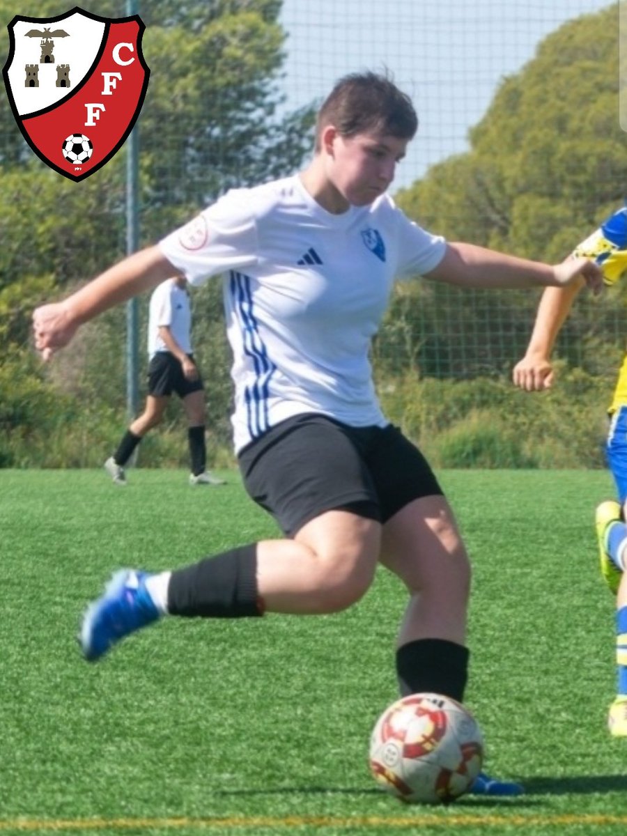 📰 Renovación 📰 

Ana Honrubia seguirá una temporada más en el CFF Albacete Globalcaja.

La de Casa Ibáñez seguirá dejándose todo como siempre por este escudo, esta camiseta 🔵⚪️

CFF Albacete <a href="/SomosGlobalcaja/">Globalcaja</a>