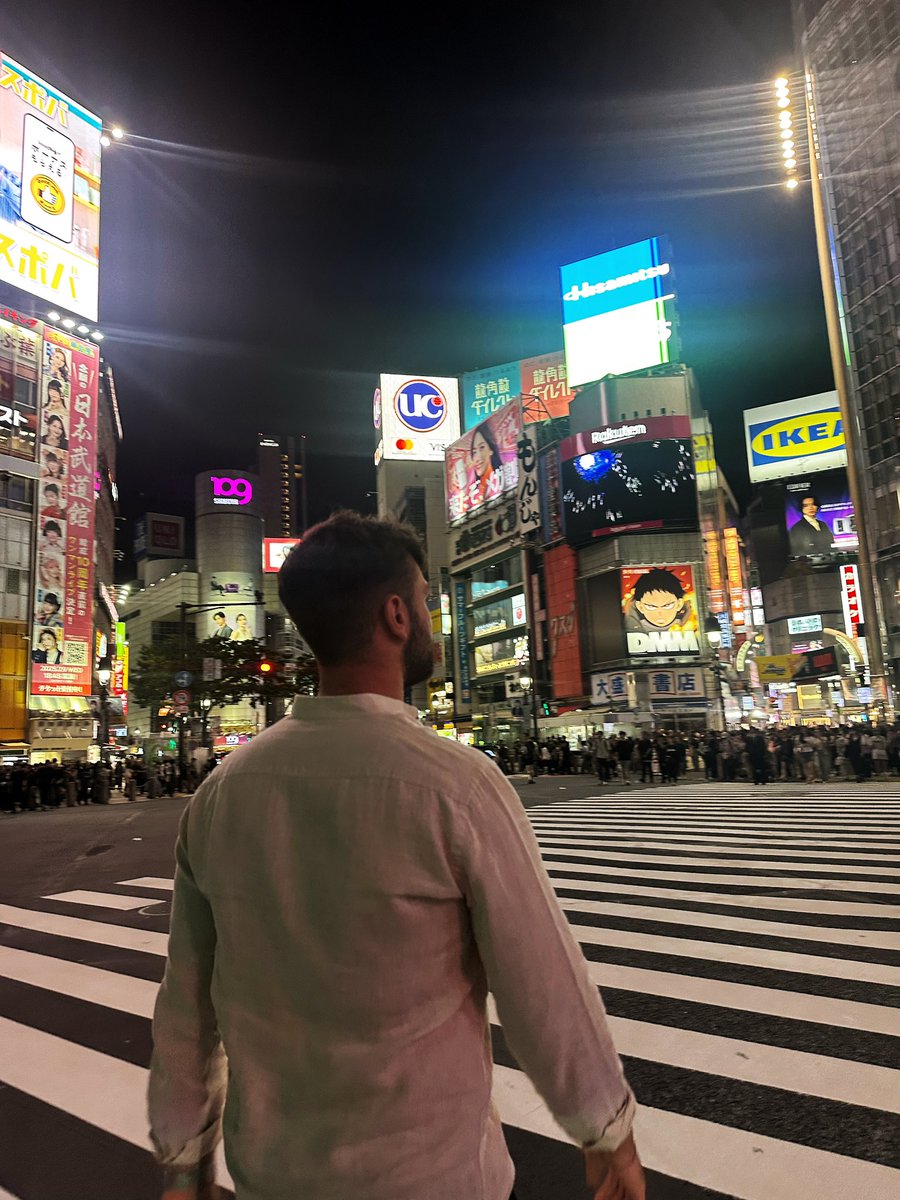 Shibuya Crossing, Tokyo 🇯🇵
#ShibuyaCrossing #Shibuya #Tokyo