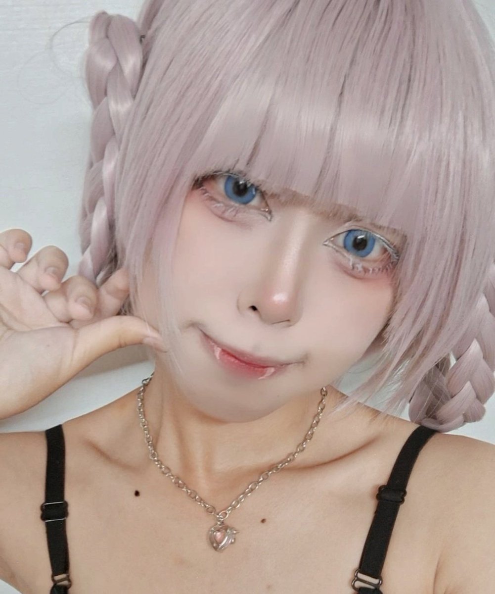 Linun1427's tweet photo. 土曜日のライブメイク、ちょっと練習してみ🥰
#七草薺 #cosplay #自撮り https://t.co/3IUzJ7V45o
