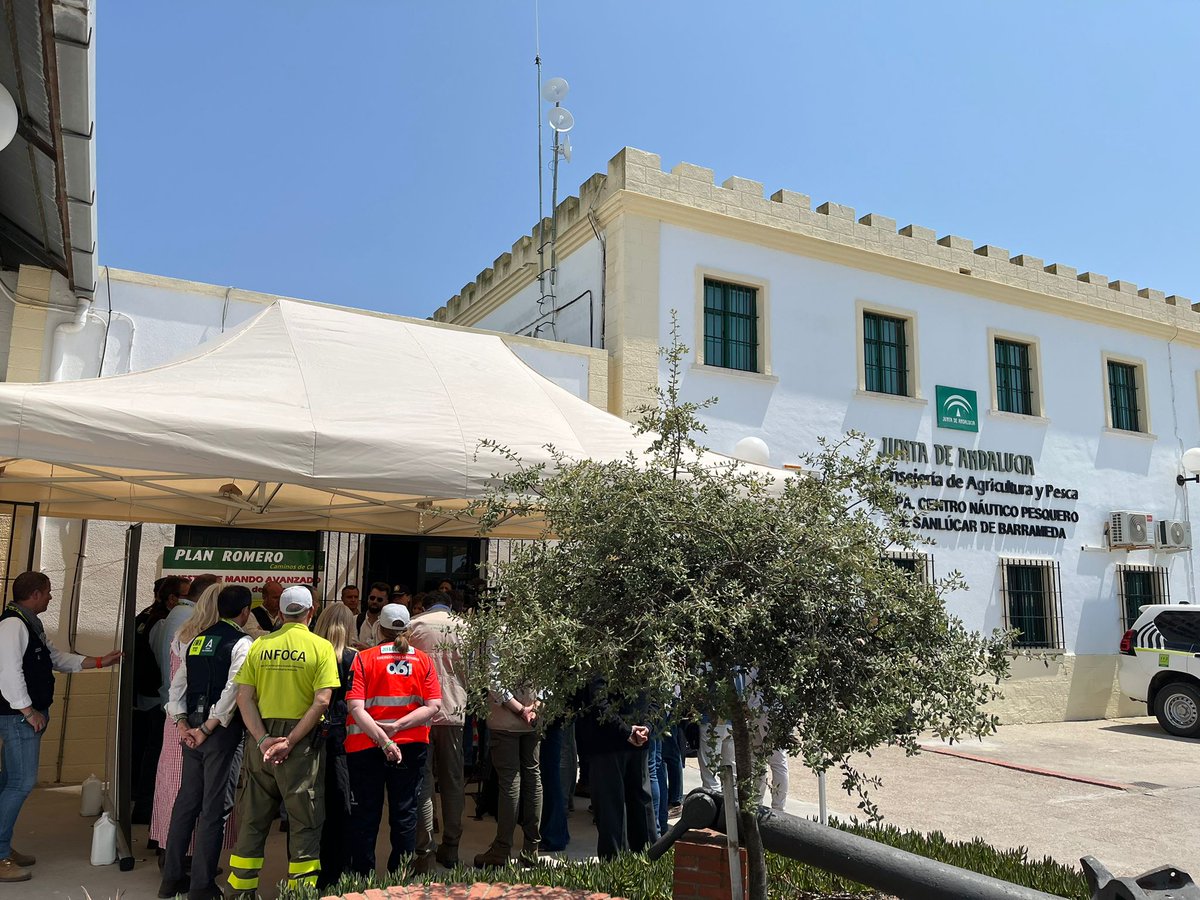 El centro #IFAPA de Sanlúcar de Barrameda acoge estos días el Puesto de Mando Avanzado de #BajodeGuía con motivo del #PlanRomero2025 para supervisar el dispositivo #CaminosdeCádiz al Rocío

<a href="/antoniosanz/">Antonio Sanz Cabello</a> | <a href="/martabosquet/">Marta Bosquet🇪🇦💚🤍💚</a> | <a href="/E112Andalucia/">EMA 112</a>