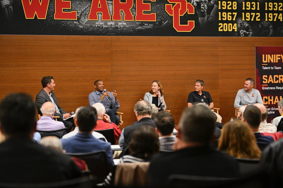 ADJenniferCohen's tweet image. A special evening with the Trojan Family! Hard hat tours of the Bloom Football Performance Center, a panel of our head coaches, and an opportunity to celebrate all our wins together.
Thank you to our incredible donors and partners who make USC π§ππ π£ππΌππ π§π’ ππ!βοΈ