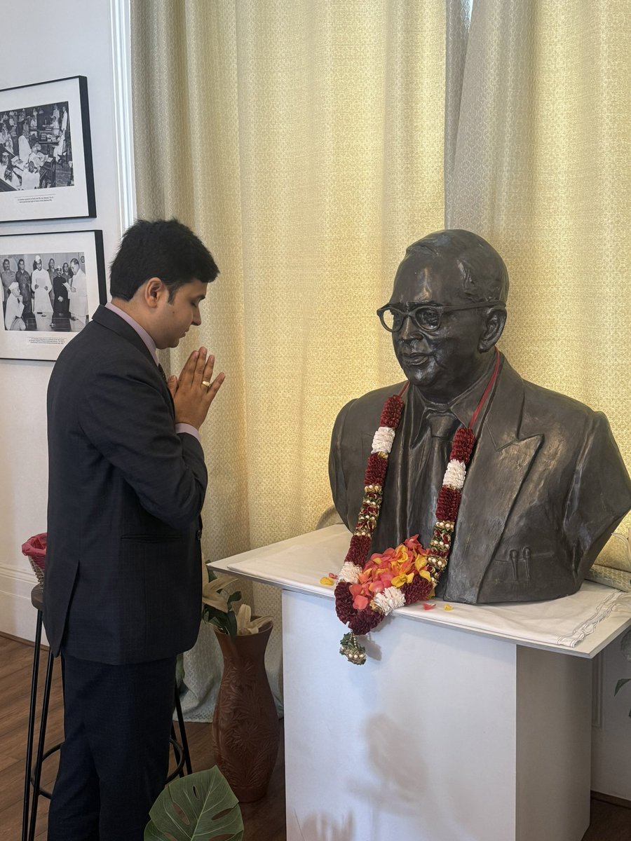 9anshu's tweet photo. शिक्षा भूमि- लंदन 
बाबासाहेब डॉ. भीमराव अंबेडकर ने यहाँ रहकर अध्ययन किया ! 
With Hon’ble Law Minister Shri #arjunrammeghwal Ji and Chief Justice of India Shri BR Gawai Ji https://t.co/78iNNcvukG