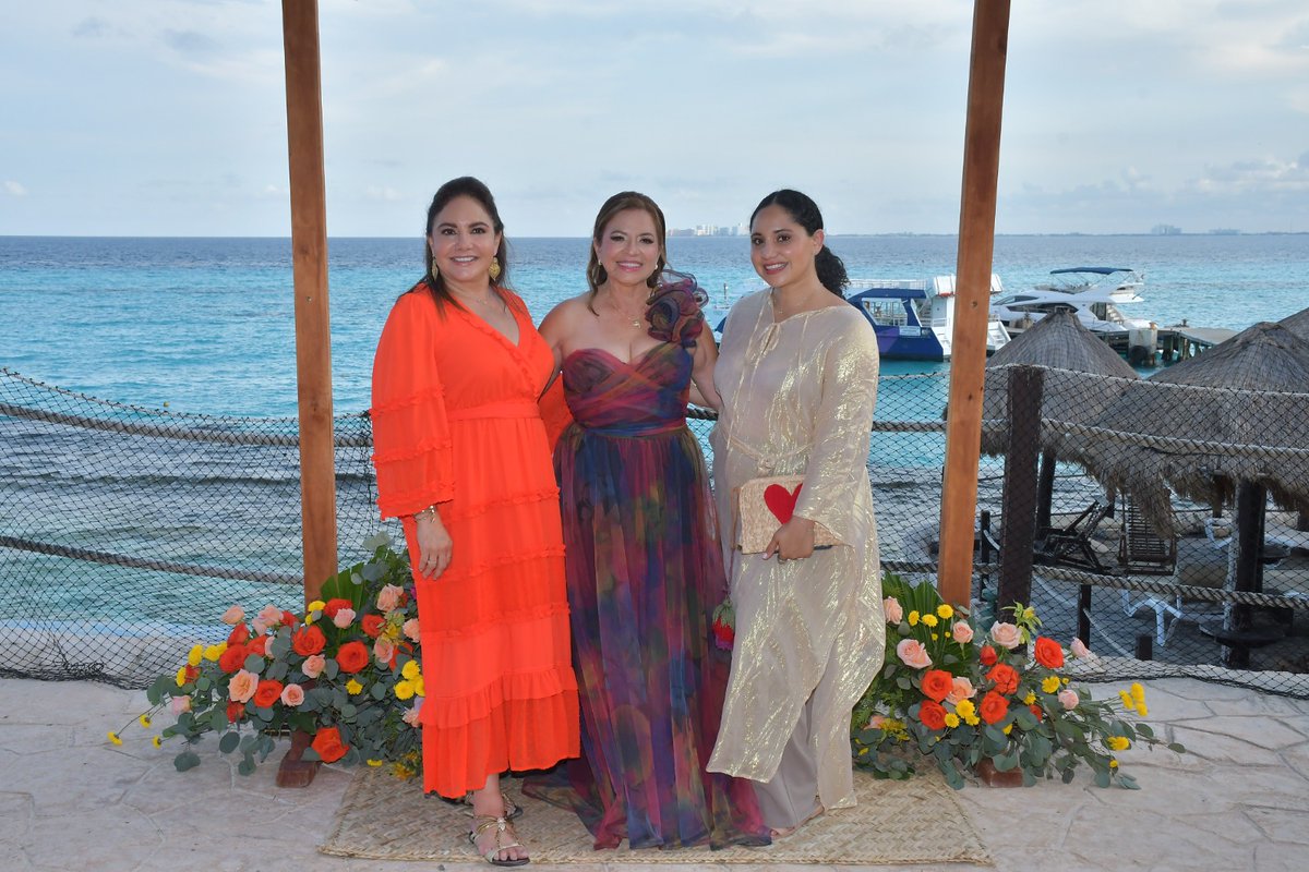 El pasado 31 de mayo, Parque Garrafón fue sede de la celebración del primer aniversario de CONFETUR Capítulo Quintana Roo, un evento que reunió a destacadas profesionales del sector turístico en un entorno de colaboración y compromiso.

En The Dolphin Company nos enorgullece