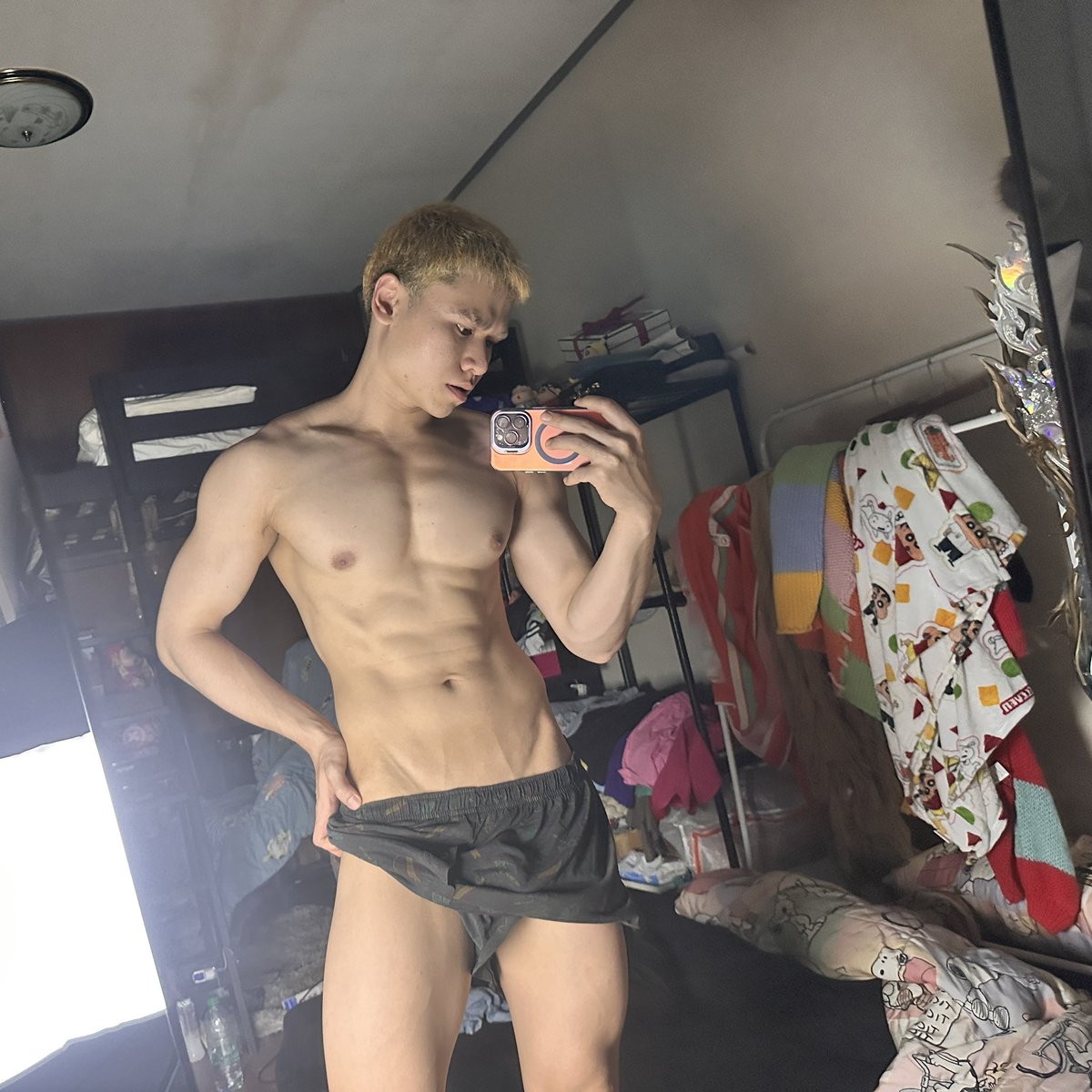 แอ๊บใส่บ๊อกเซอร์ย้วยๆ
จริงๆนอนเปลือยด้วยซ้ำ💤