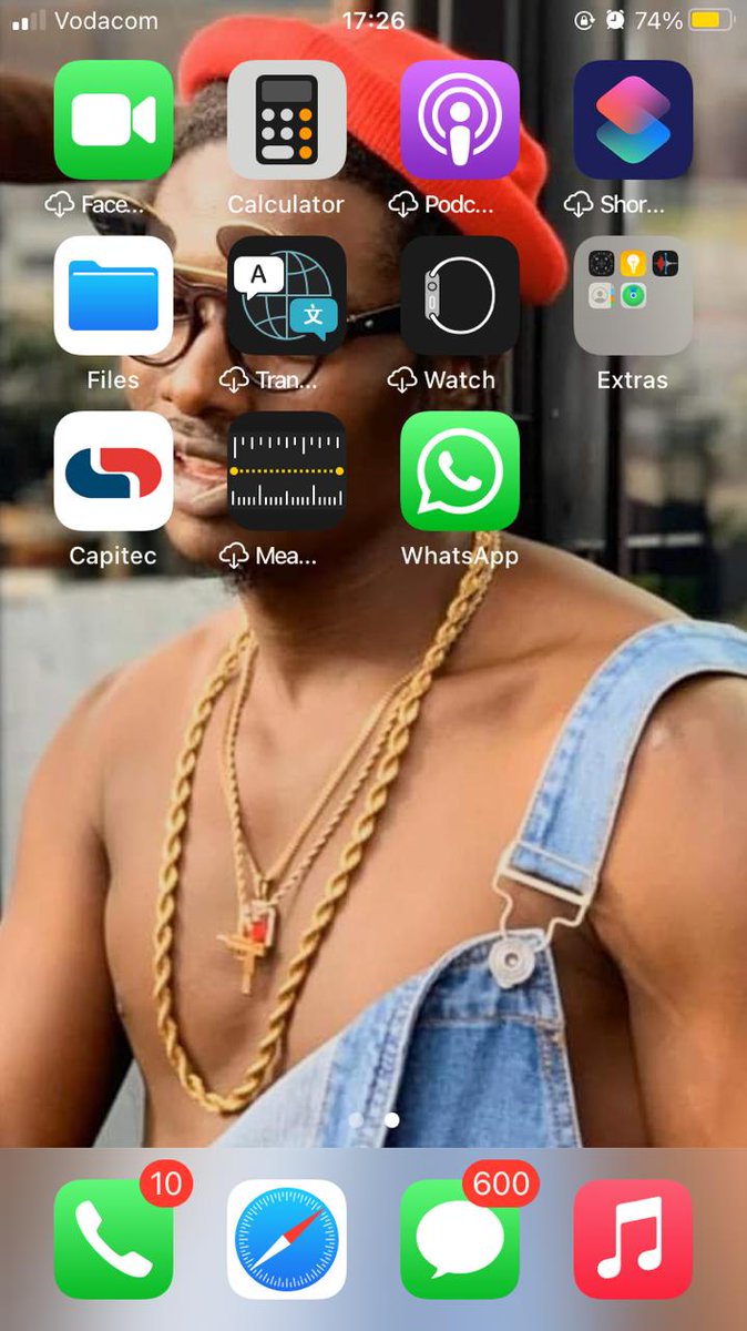 Nami sekumele ngenze njangalaba obaba abaphatha obhompompo. Makuke kwangena iSMS nginyanye ngithi “yey wena mi. Awusule lamameseji” ngoba ay sekungenhla ngampela phela manje 😩