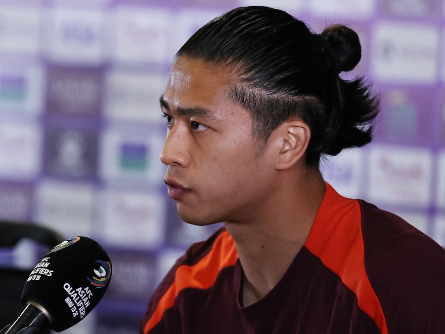 China faces a must-win FIFA World Cup Asian qualifiers showdown against Indonesia in Jakarta to keep its 2026 #WorldCup hopes alive, battling intense pressure, key absences, and a formidable home crowd xhtxs.cn/38c