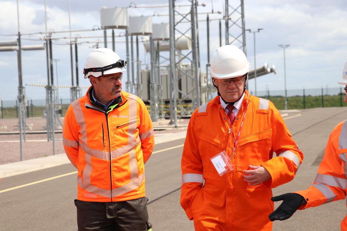 NickTorfaen's tweet image. Less static – more power⚡️

This is Viking Link in Lincolnshire, connecting the UK and Denmark’s energy. Pretty impressive infrastructure &amp;amp; it will benefit from our UK-EU deal.

It’ll be easier to sell British homegrown energy and import EU energy ➡️ lower bills, more security.