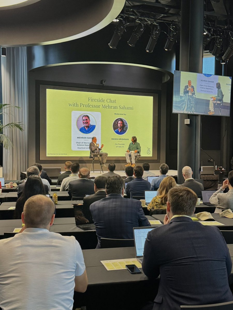 pejmannozad's tweet image. Pear annual meeting started with an incredible conversation with professor @mehran_sahami , chair of CS department at @Stanford 🍐