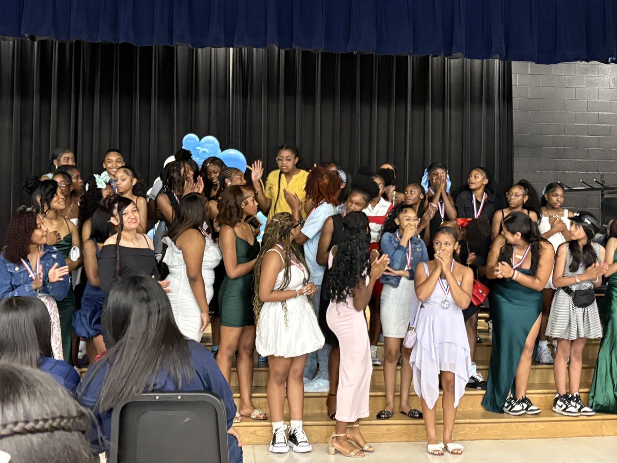 WeAreJones's tweet image. Celebrated 14 AISD District Championships at the Jones Toro Espy Awards! 🎤 drop!