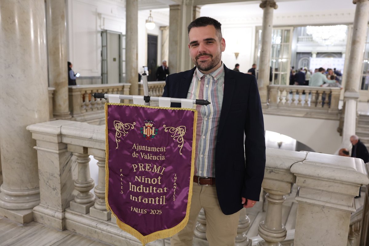 Renovación de Mario Pérez como artista fallero infantil del DUC

#Fallas26 #Falles26
#HablemosDeFallas
#HablemosDeFallasRadio
#HablemosDeFallasUltimasNoticias.
#JunsMolemMes
#ValenciaCiudad

La noticia al completo en hablemosdefallas.es

hablemosdefallas.es/renovacion-de-…