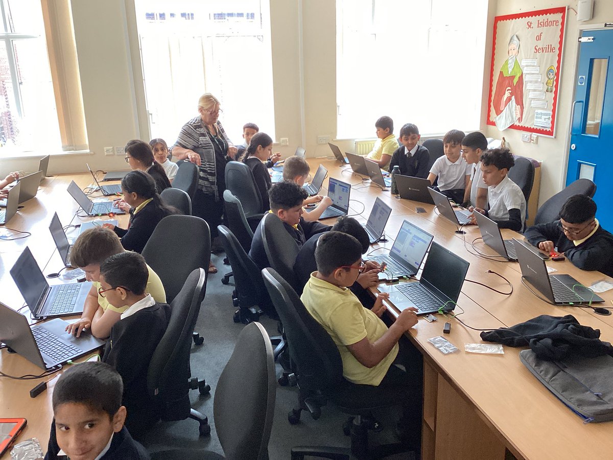 year_holy's tweet image. Year 5 have been learning to use micro:bits with Ms Fitzgerald! As part of the EcoCode project, they&apos;re exploring sustainable computing and climate action through fun, hands-on coding activities. 🌍💻 #EcoCode #SustainableTech #Year5Coding #Computinghfb10