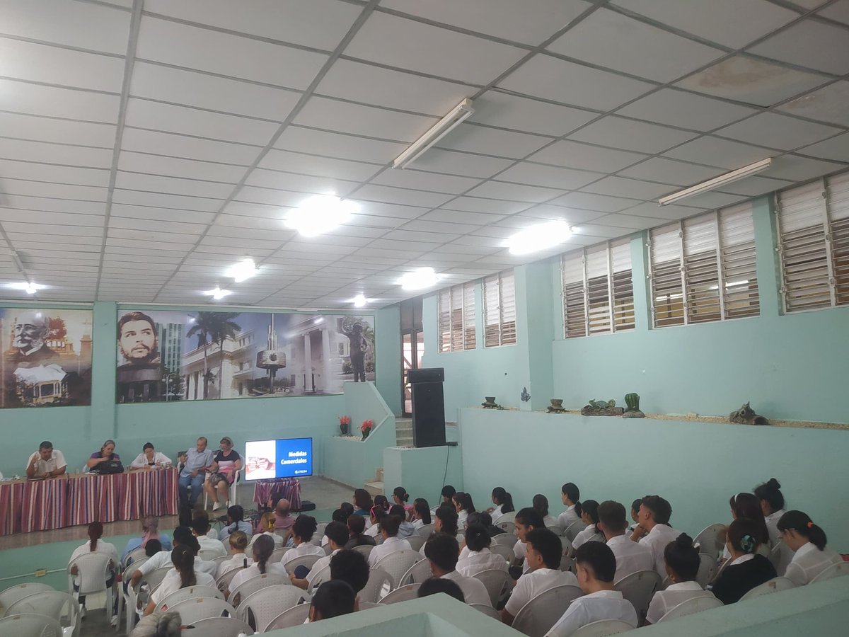 En un ambiente tranquilo y colaborativo realizamos intercambio con estudiantes de Tecnología de la Salud, explicamos la nueva medida de ETECSA y las nuevas acciones que se han dado a conocer en las Mesas Redondas Informativas realizadas el 2 y 3 de junio.
#EtecsaConCuba