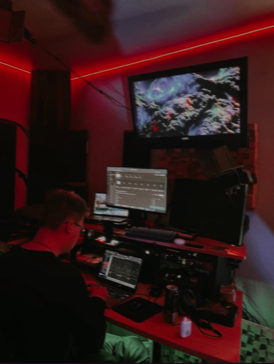 𝙥𝙧𝙤𝙙. 𝙖𝙣𝙙𝙧𝙤𝙢𝙚𝙙𝙖 ✰⋆⁺ (@_prodandromeda) on Twitter photo 