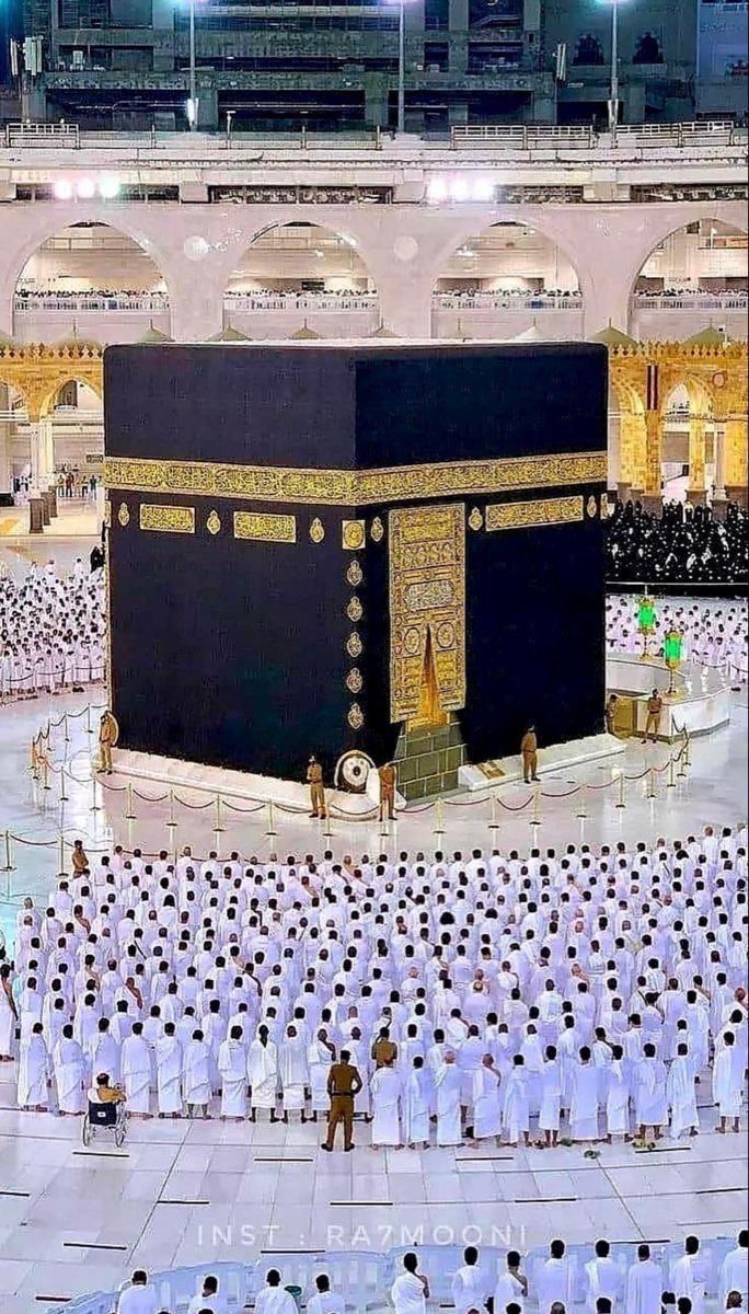 اللهُ أَكْبَرُ، اللهُ أَكْبَرُ، اللهُ أَكْبَرُ اللهُ أَكْبَرُ كَبِيْرًا، وَالْحَمْدُ لِلَّهِ كَثِيْرًا
وَسُبْحَانَ اللهِ بُكْرَةً وَأَصِيْلاً🕋🤍♥️