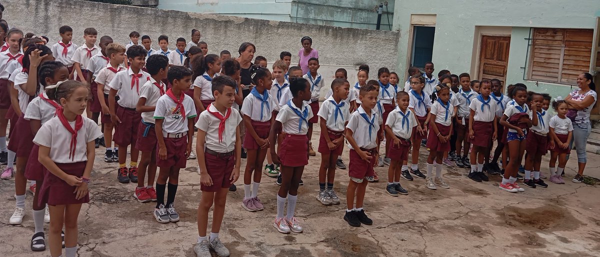 ✅ La #ONBC continúa sus actividades en saludo a la Jornada del Trabajador Jurídico🧑‍🎓, esta vez desde la Esc. Prim. Benito Juárez del municipio Playa, donde se realizó un encuentro con  estudiantes y profesores de la escuela, además de un donativo realizado por la Organización.