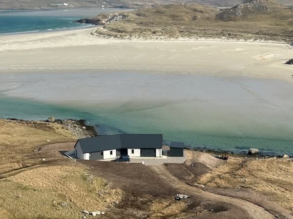 HAUStimberframe's tweet photo. WOW! Our Etive HAUS looks amazing, the perfect HAUS to take in those incredible views. Duncan and Malina have done a fantastic job and have created this stunning interior, a shout out to the team at Lewis Builders for the high quality workmanship. https://t.co/Hr47aeSDDa https://t.co/WyoKsJXq7i