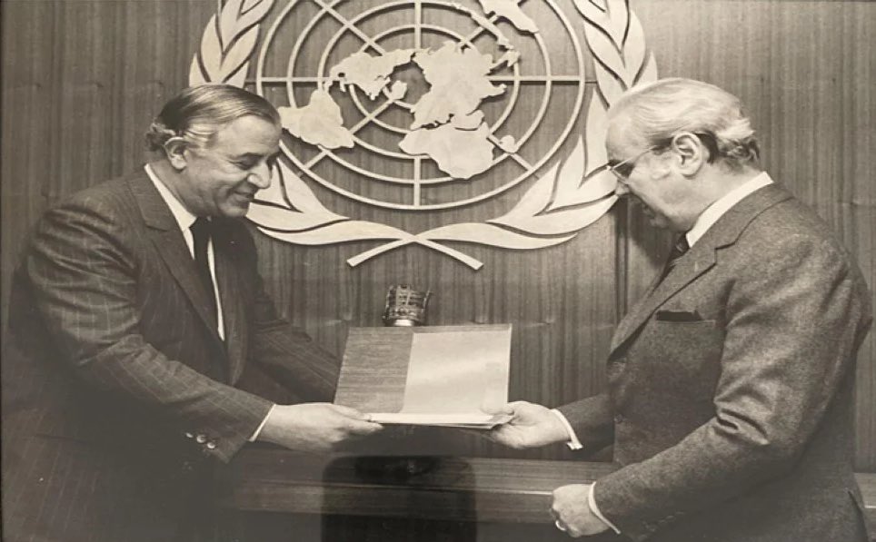 Décès, à 96 ans, de l’ambassadeur Moulay Mehdi Alaoui. Il laisse derrière lui le souvenir d’un homme d’engagement et de devoir. Issu des rangs du mouvement national, il s’était engagé dès l’aube de l’indépendance dans les combats fondateurs du Maroc moderne. Élu député au