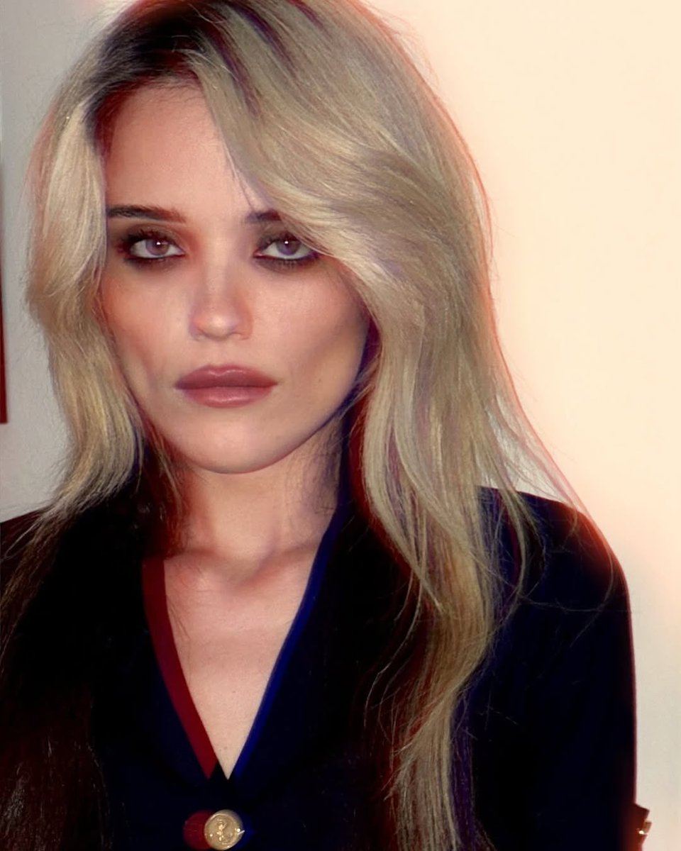 sky ferreira archive (@skyarchirve) on Twitter photo 