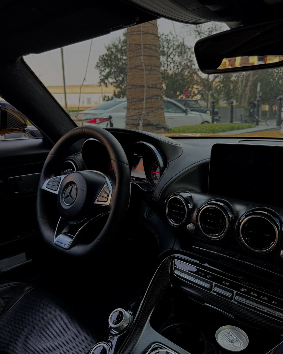 supersudsfl's tweet photo. Your car's interior reveals a lot; ensure it says "well cared for." 🧽 

Trust Super Suds Car Wash &amp; Auto Detailing in Bonita Springs is the go-to for interior clean-ups. 🚗
-

#interiorspotlight  #carinteriorclean  #freshstart #bonitasprings https://t.co/mwQZasMHvR