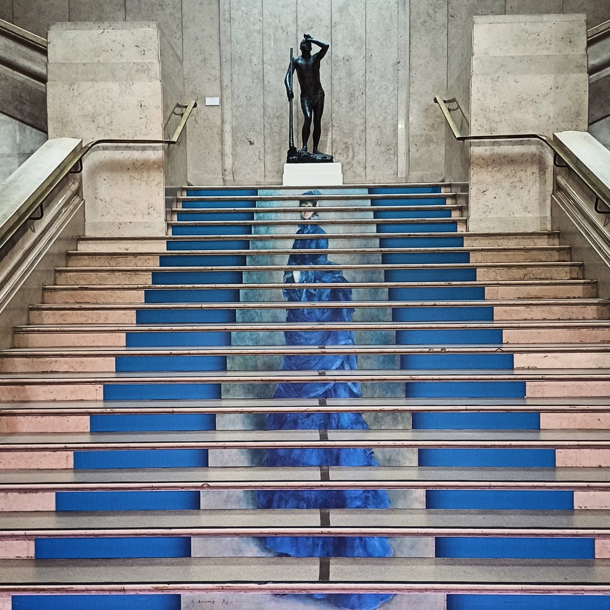 Renoir's "La Parisienne" (better known as the Blue Lady) gracing the steps of National Museum Cardiff. #Wales