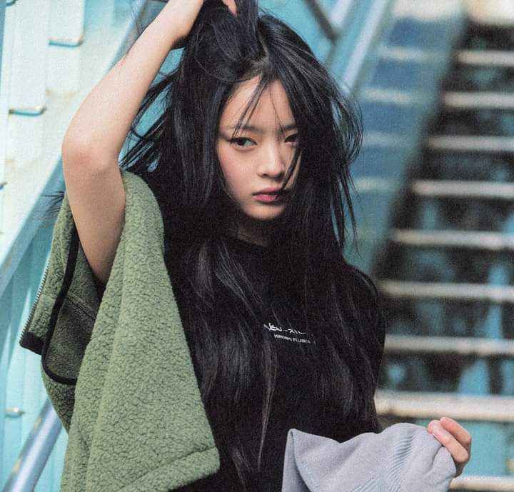 hanni 🏎️🏁 (@hannihourly) on Twitter photo 