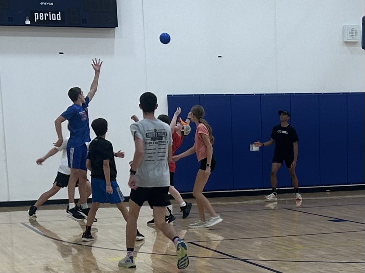 northpointxctf's tweet image. Had to adjust for XC Camp Day 3 and head inside. Big thanks to NPMS for letting us use their gym for some Sharks and Minnows, Ultimate Handball, and Kickball!