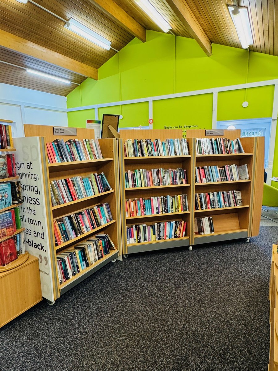 Llyfrau print bras, llyfrau llafar, Borrowbox – i gyd wedi’u dylunio i helpu darllenwyr â namar y golwg i gael mynediad at y llyfrau y maen nhw'n dwli arnyn nhw.

Large print books, Audiobooks, Borrowbox – designed to help visually impaired readers to access the books they love.