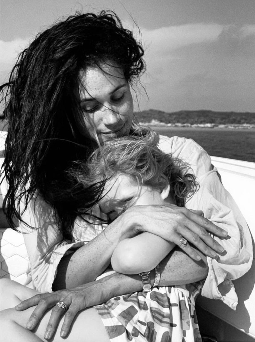 agedorgallery's tweet photo. 🌸 Happy 4th Birthday, Lilibet! 🌸

Today marks a special milestone for little Lilibet, the beloved daughter of Prince Harry and Meghan Markle. The Duchess herself shared touching tributes to celebrate their daughter’s joyful spirit:  

« Happy birthday to our beautiful girl! Four years ago, she graced our lives—and every day since has been brighter and sweeter because of her. Thank you to everyone sending love and celebrating her special day! »

But wait—Meghan wasn’t done yet! A second heartfelt post followed:  

« The sweetest bond to witness.  
Daddy’s girl and our fearless little explorer.  
Happy birthday, Lili! »

#HappyBirthdayLilibet #MeghanMarkle #HarryAndMeghan #SussexFamily #PrinceHarry #PrinceHenry #RoyalKids #LilibetTurns4 #DaddysGirl #Duchess #Montecitospeaks #Lilibet #LilibetDiana #AgedorArt