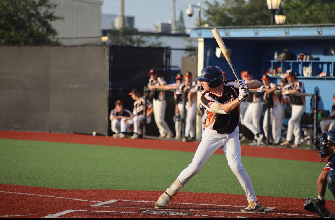 Five Nights. Five Games. 
The Suns’ 2025 FCSL season is off to an exciting start! With a 4-1 record, the Suns currently sit atop the standings. 

DeLand’s hometown summer team returns to action with a three-game series with the Winter Garden Squeeze. 

#SunsOut☀️