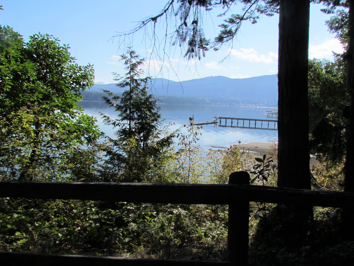 VisitSequim's tweet image. This weekend June 7 &amp;amp; 8 are Discover Pass Free Days at Washington State Parks.  It's a great time to plan a trip to #Sequim Bay State Park and enjoy the diversity of scenery and activities.  Learn more at parks.wa.gov/find-parks/sta….