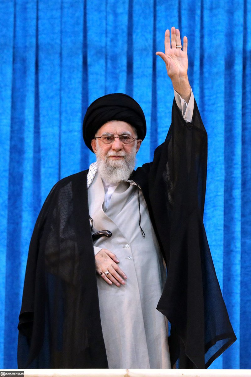 امروز شیعه اقتدارش را مدیون شماست آقا جان💚
خدا شما را برای ما نگه دارد.
#پدر_امت