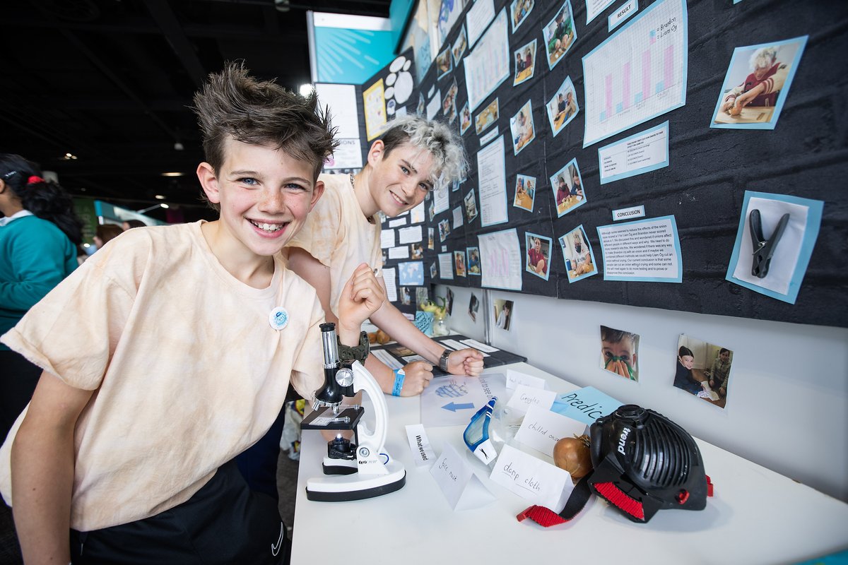 esbscienceblast's tweet image. What a day in Belfast! We had an absolute ball checking out all your brilliant questions💡.  Thank you to all the schools that travelled far and wide to be with us for the day 🧪🧬