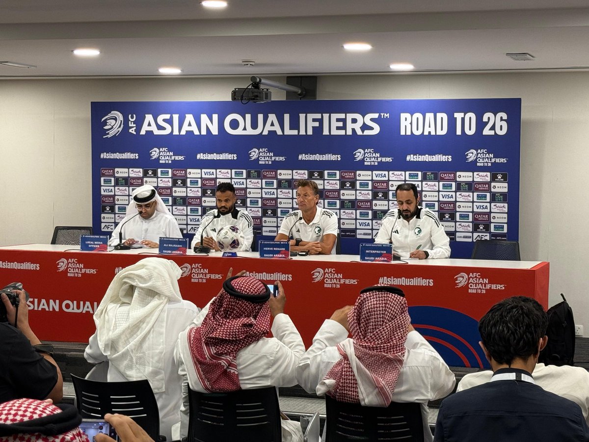 الميدان الرياضي (@midanalyaum) on Twitter photo #علي_مجرشي لاعب الأخضر في المؤتمر الصحفي:
المدرب اختار التشكيلة الأفضل وبإذن الله نقدم مستوى كبير و نحقق الثلاث نقاط
من: <a href="/JamalShamer/">Jamal Al-Shamer</a>
#الميدان | #تصفيات_كأس_العالم2026 | #السعودية_البحرين #علي_مجرشي لاعب الأخضر في المؤتمر الصحفي:
المدرب اختار التشكيلة الأفضل وبإذن الله نقدم مستوى كبير و نحقق الثلاث نقاط
من: <a href="/JamalShamer/">Jamal Al-Shamer</a>
#الميدان | #تصفيات_كأس_العالم2026 | #السعودية_البحرين